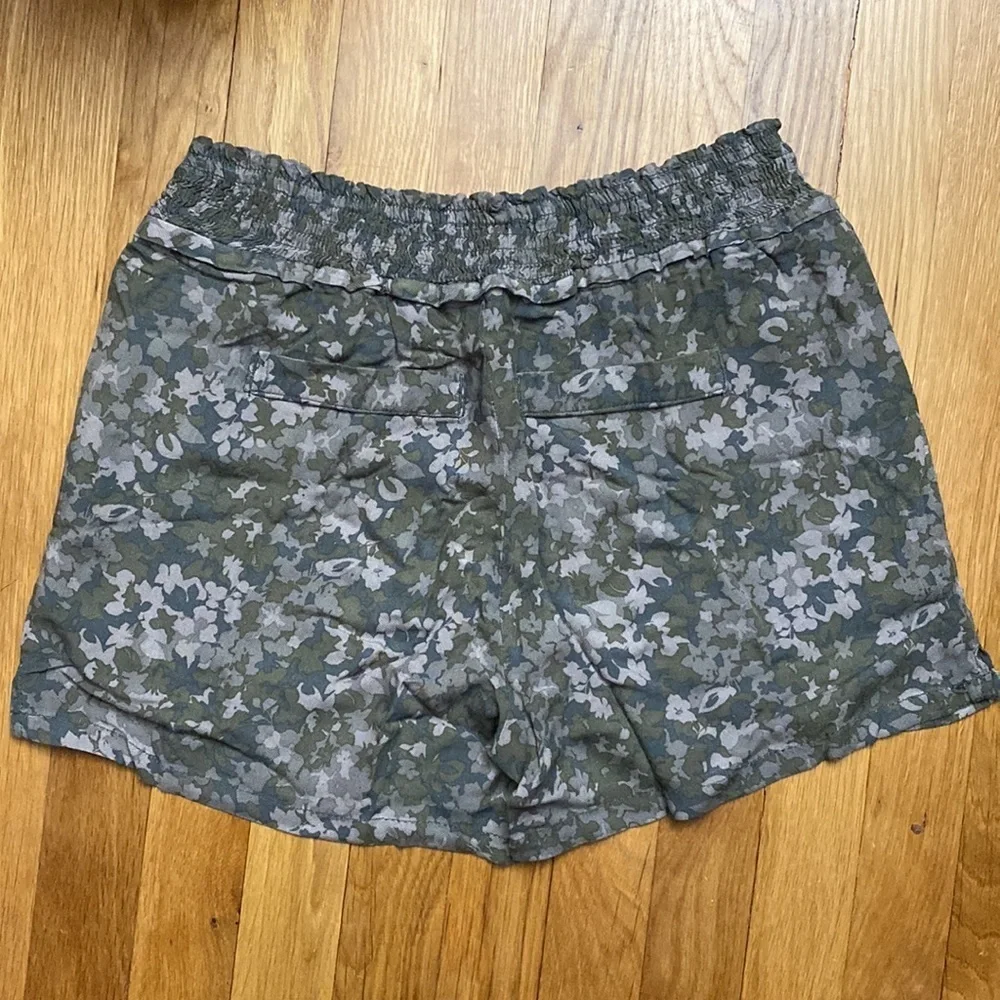 NWT Wit & Wisdom Army Green Floral Elastic Waist Shorts Size XS